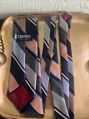 #2180**Damo Men's Striped Neck Tie - Navy and Peach